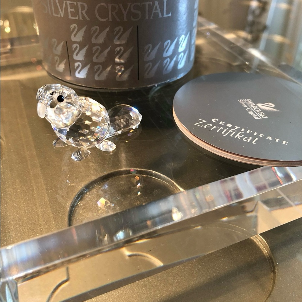 SWAROVSKI RETIRED MOTHER BEAVER AND 2 BABY BEAVER 3-PIECE SET